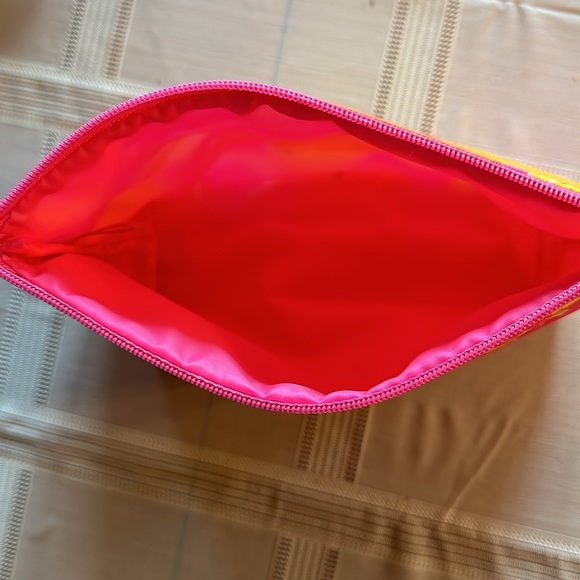 Clinique pink makeup bag NWOT - Picture 4 of 4